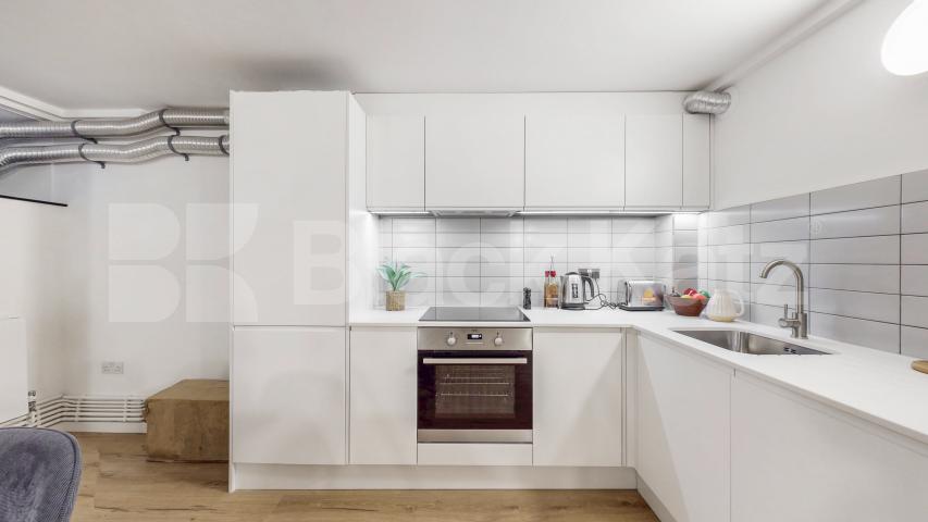 Modern studio apartment within a warehouse conversion in the trendy Dalston Springfield House lofts - Tyssen Street, Dalston